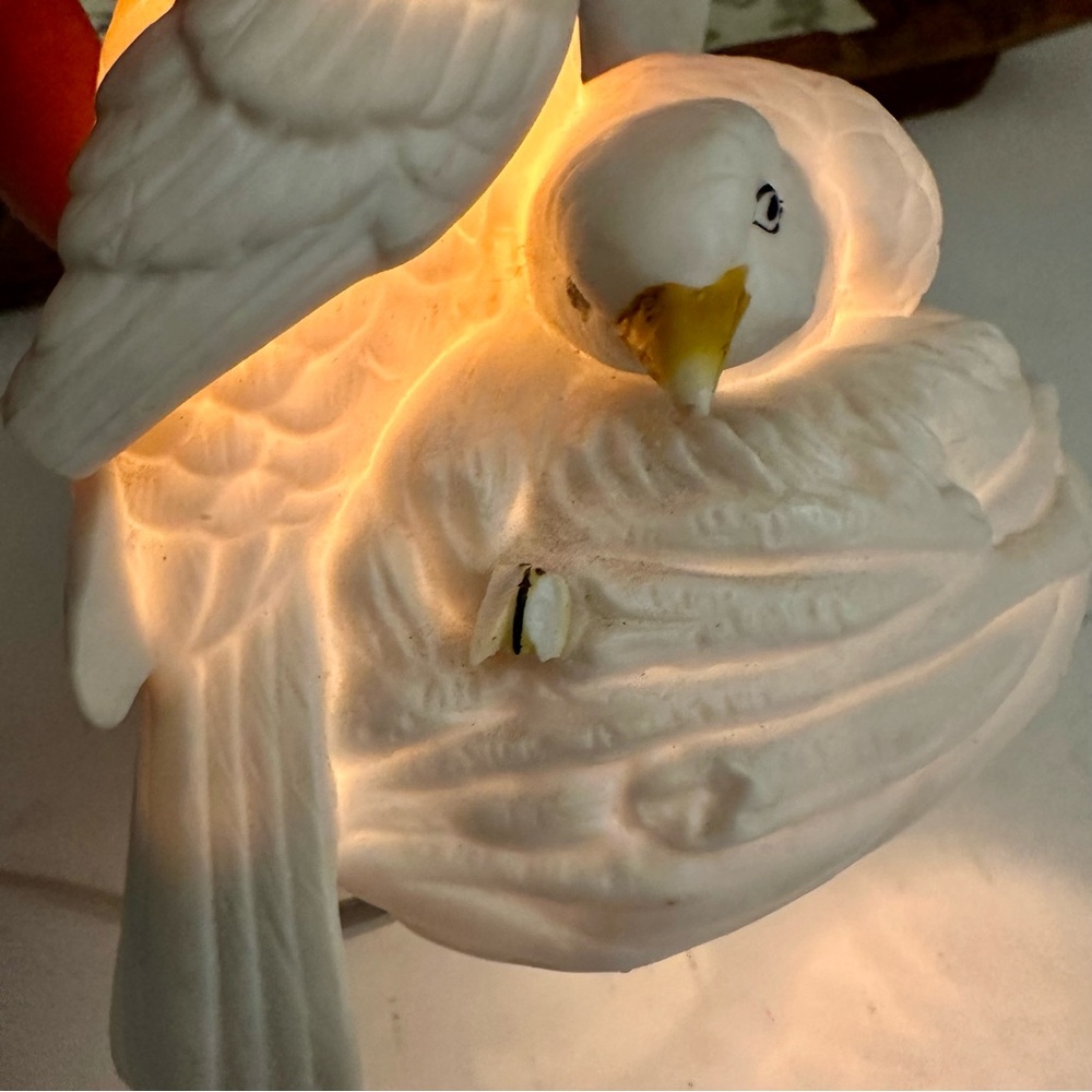 vintage white porcelain birds small lamp - Picture 2 of 4